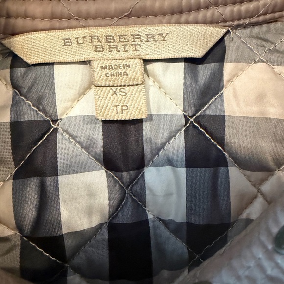 Authentic Burberry Quilted Jacket Size XS - Picture 2 of 3